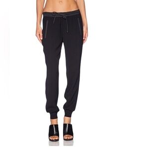 Vince Black Performance Jogger Pant in Black size large